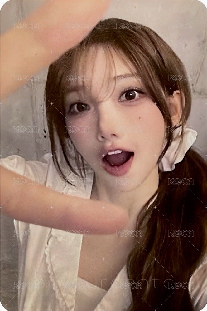 QWER 日本限定 特典トレカ マゼンタ 1枚 LP Beyond the QWER マゼンタ トレカ - メルカリ