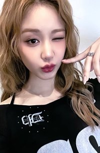 WE GO UP 滿額卡 上海線下快閃200滿額