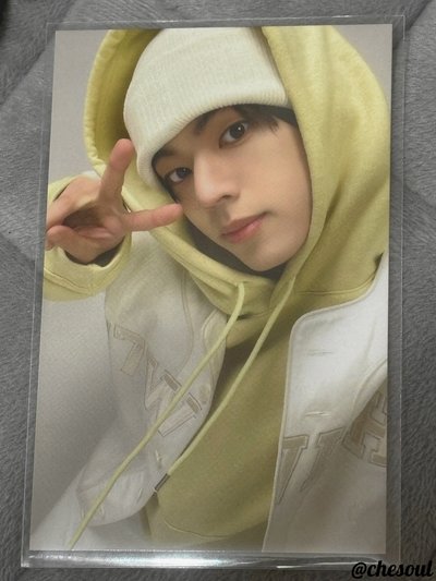 穿著棒球外套的道勳