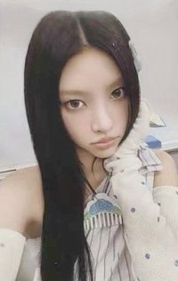 NOT CUTE ANYMORE yzy 預售 特典卡 