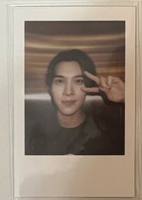 Frequency 簽售拍立得