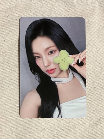 ITZY Yeji 幸運草 繁中背 黃禮志元氣滿滿