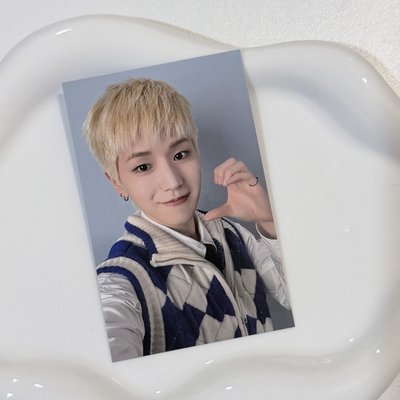 ONEDOORful DAY, 衣服卡 常赫 Riwoo