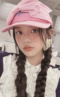 NOT CUTE ANYMORE wvs 預售 特典卡 