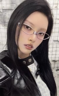 NOT CUTE ANYMORE 環球 預售 特典卡 