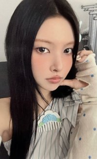 NOT CUTE ANYMORE 環球 幸運卡 