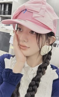 NOT CUTE ANYMORE 環球 幸運卡 