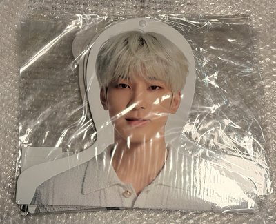 2022 Seventeen's Home 相片衣架 圓佑