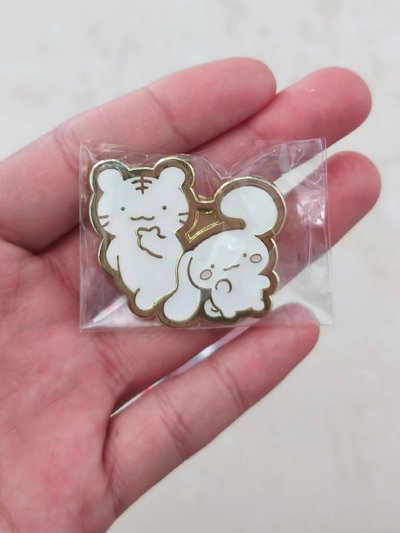 三麗鷗×小白虎 聯名金屬徽章
