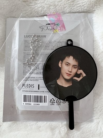 follow小扇 金玟奎