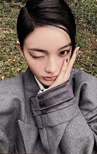 NOT CUTE ANYMORE yzy 2.0 幸運卡 