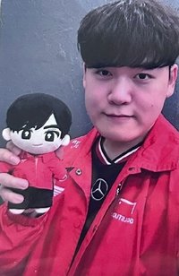 2025 LCK T1 周邊卡 20cm人型娃卡