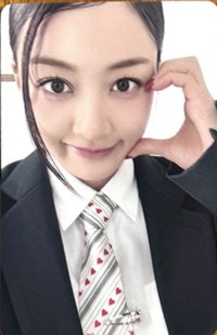 正規四 yzy 幸運卡 