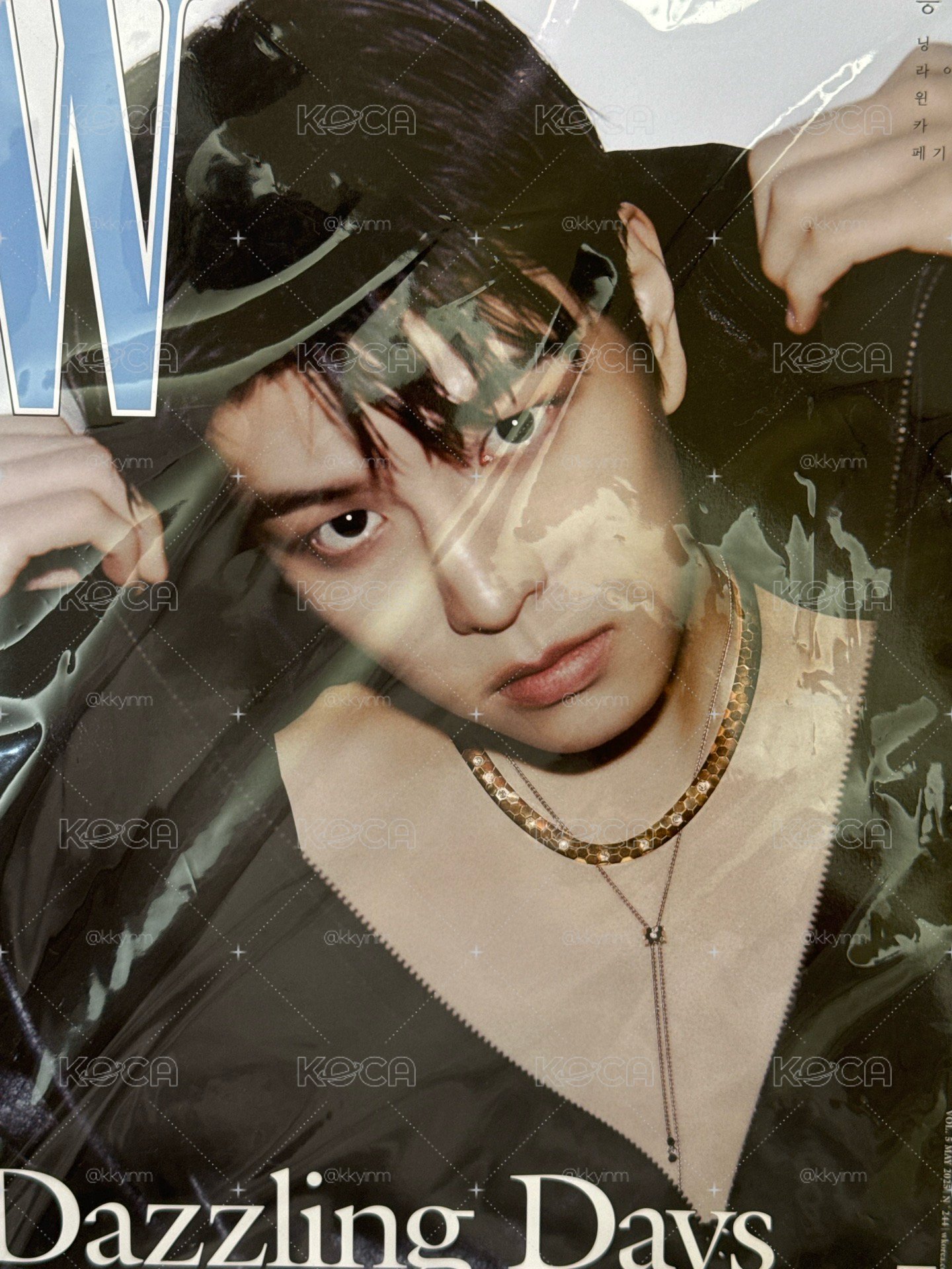 W Korea 雜誌 玟封面