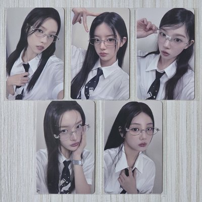 ILLIT 日專 日咖幸運卡一套 *原包裝未拆封 看圖二