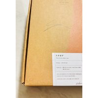 soar專輯已拆，畫架塑膜未拆，盒子封面有畫痕瑕