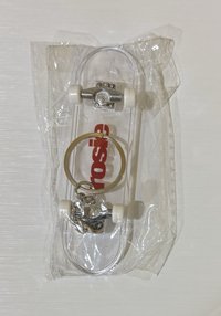 透明滑板（800）粉色雨傘（1200）