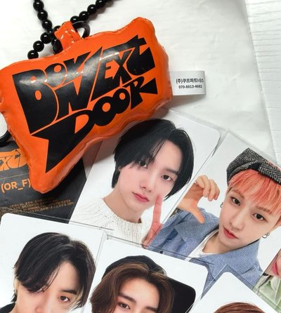 🔴【可直拍】HOW?  快閃店 官方吊飾