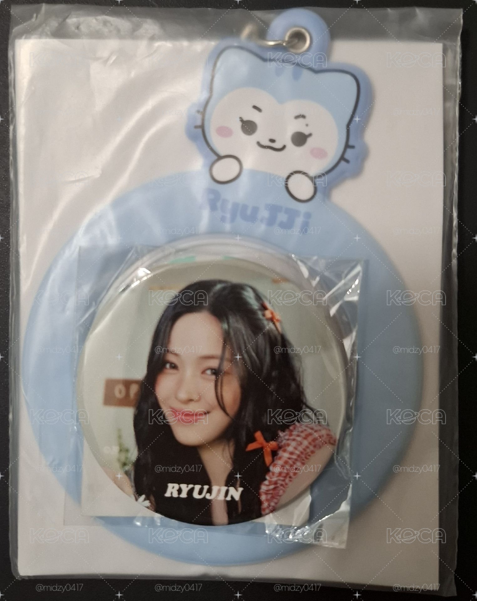 ITZY 夏日快閃 留真 徽章+徽章套吊飾 未拆封
