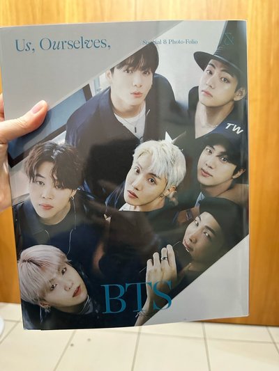 Photo Folio 寫真集 Us, Ourselves & BTS