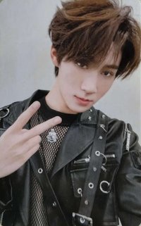 企劃 周邊卡 張真源 黑衣比耶