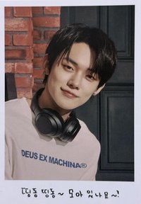 22 FANLIVE 隨機卡 