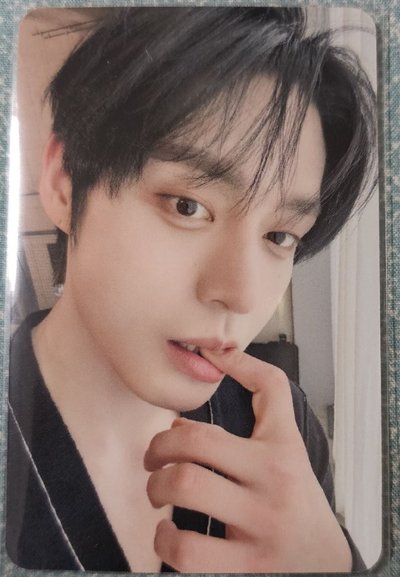 正規一 咬手指雄