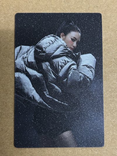 aespa Karina 柚子 代言卡 NIKE Swoosh Puffer-155