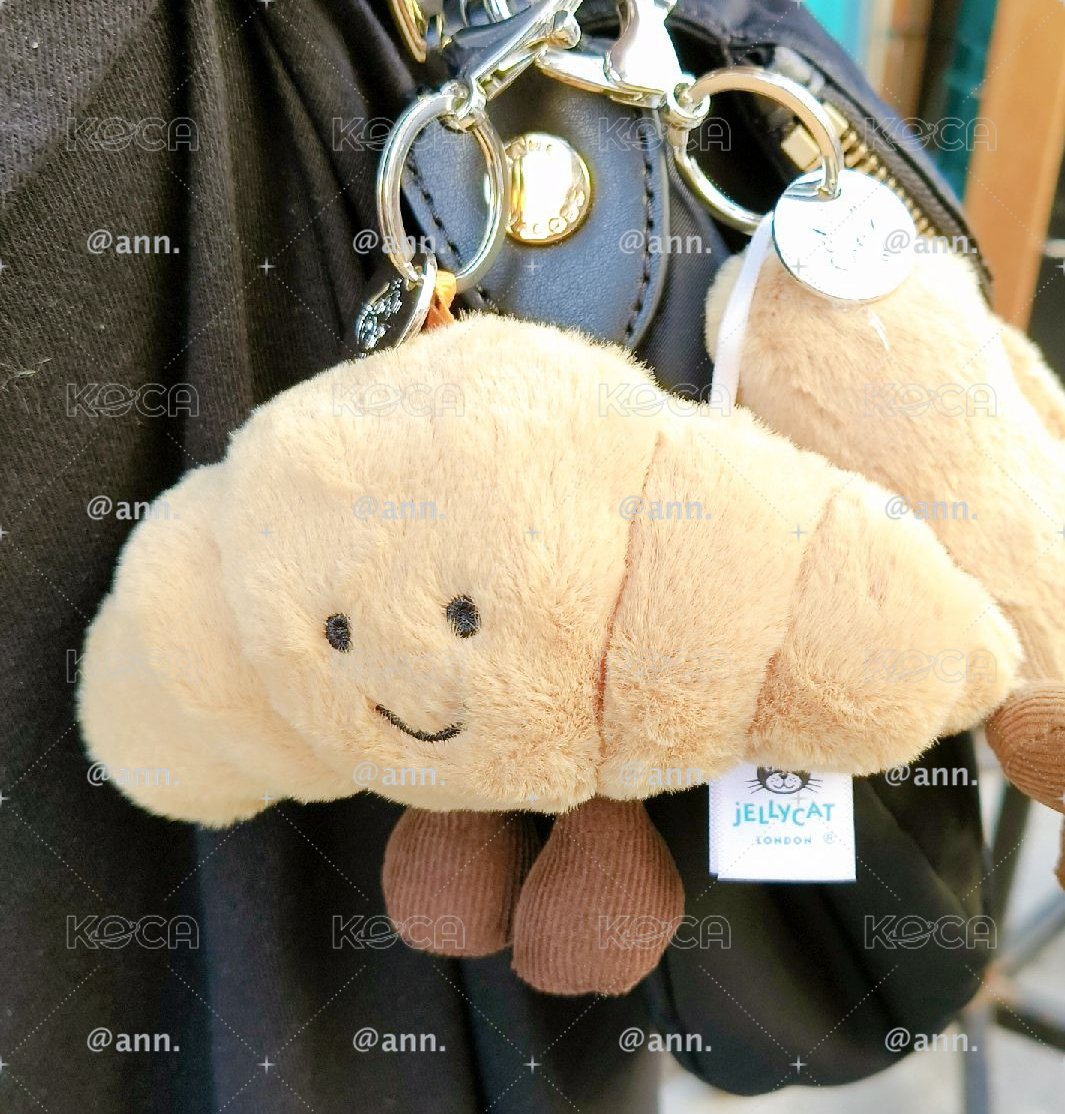 Today I want to eat a croissant 🥐