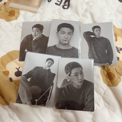 BTS防彈 monochrome四寸隨機卡
