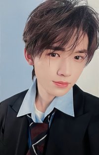 娃娃 2.0 周邊卡 3校服