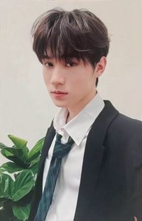 娃娃 2.0 周邊卡 5校服