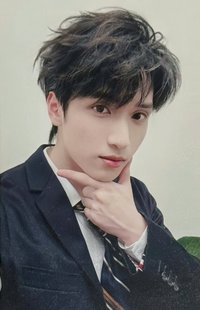 娃娃 2.0 周邊卡 6校服