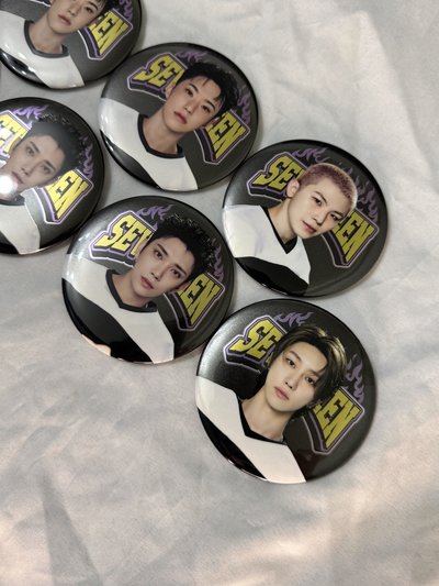 25’HOME 徽章 秀俊榮勳八