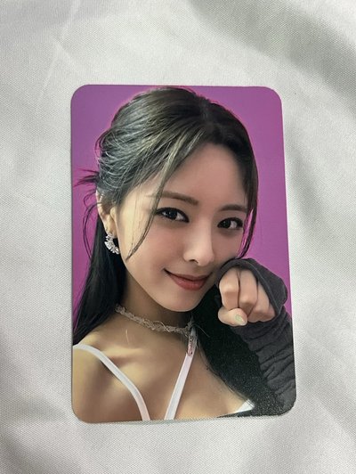 YUNA CHESHIRE yes24 預售