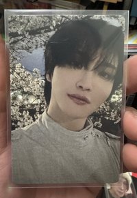 芳心向春盡，所得是沾衣