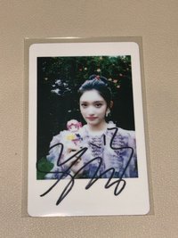 拍立得（拿玩偶）