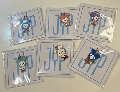 TWICE 冬季快閃 金屬小吊飾