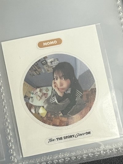 The Story Goes On專輯卡