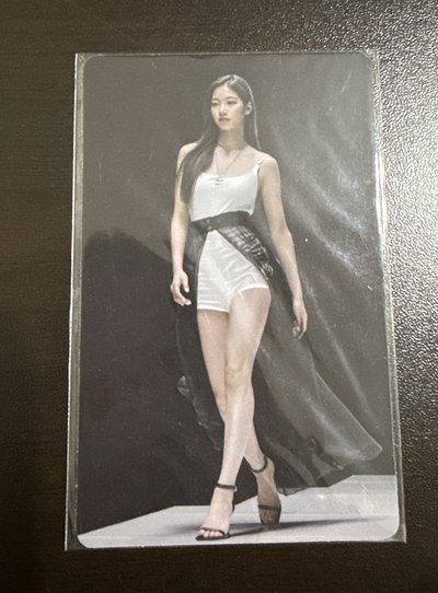 FEARLESS 專輯卡 monochrome bouquet