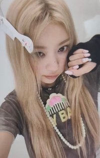 NOT CUTE ANYMORE yzy 預售2.0 特典卡 