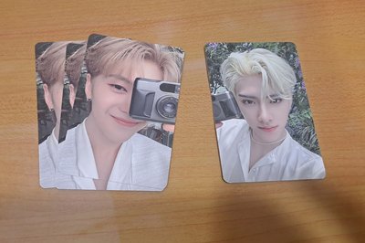 ZB1 23'FAN-CON 隨機卡