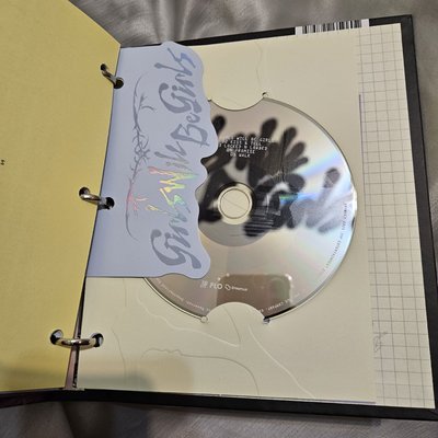 ITZY GWBG Binder ver. 留真 單封