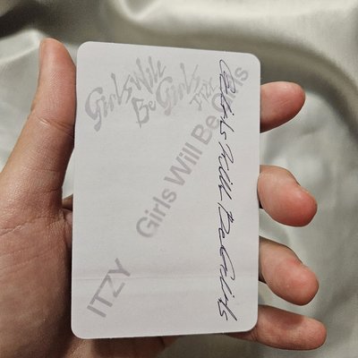 ITZY GWBG Special Edition 李彩領 捧臉小卡 近全新