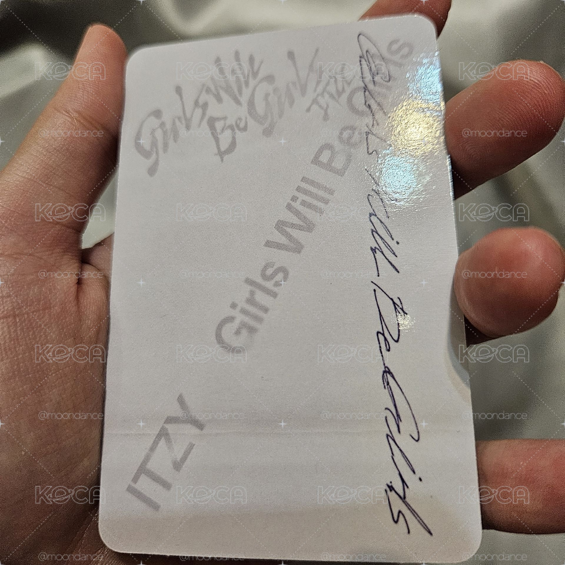 ITZY GWBG Special Edition 李彩領 捧臉小卡 近全新