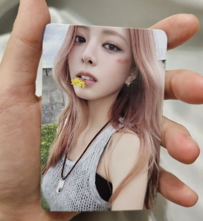 ITZY GWBG SPECIAL EDITION 有娜 咬花 小卡，近全新