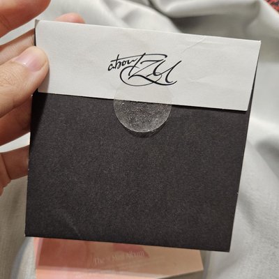 周子瑜 abouTZU SOLO 方卡 