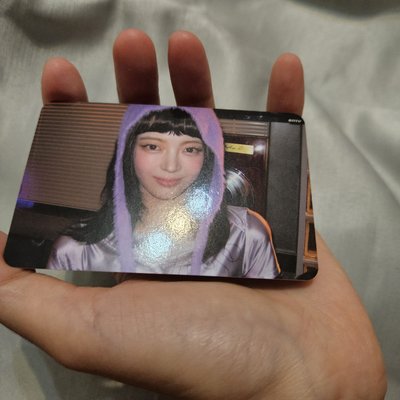 ITZY GWBG 電子專 A VER，LIA 正面微笑 紫色帽子 小卡，近全新