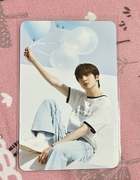 快樂小狗拿氣球