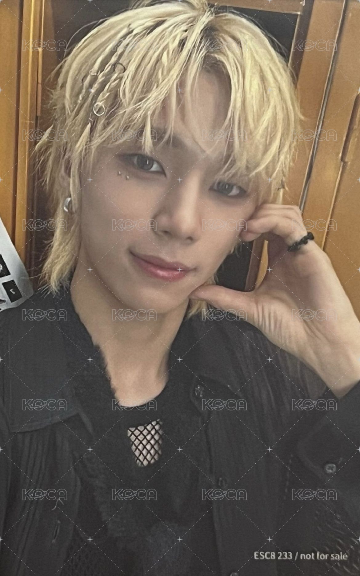 One Bite NEX2Y盤 專輯卡 櫃子 背面